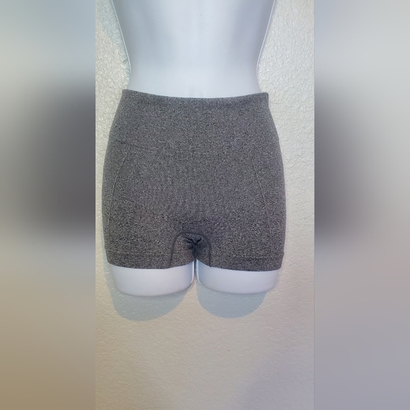 💚5/$25 Skinnygirl Gray Smoothers & Shapers Spandex Shorty Shorts Size Medium - Picture 5 of 5
